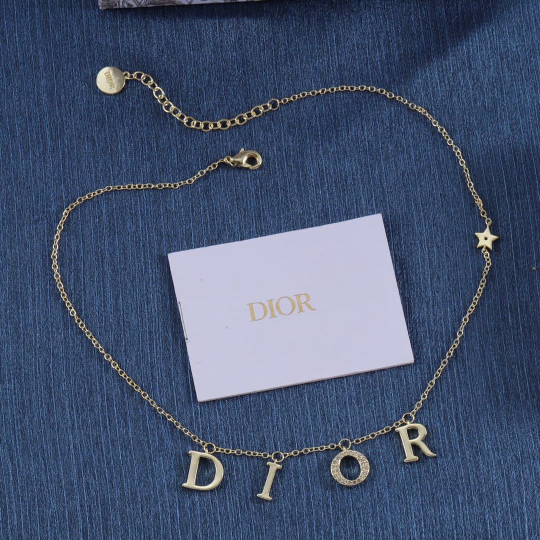 Ensemble de bijoux de mode haut de gamme DIOR - Les mêmes bijoux de haute qualité qu'en boutique.