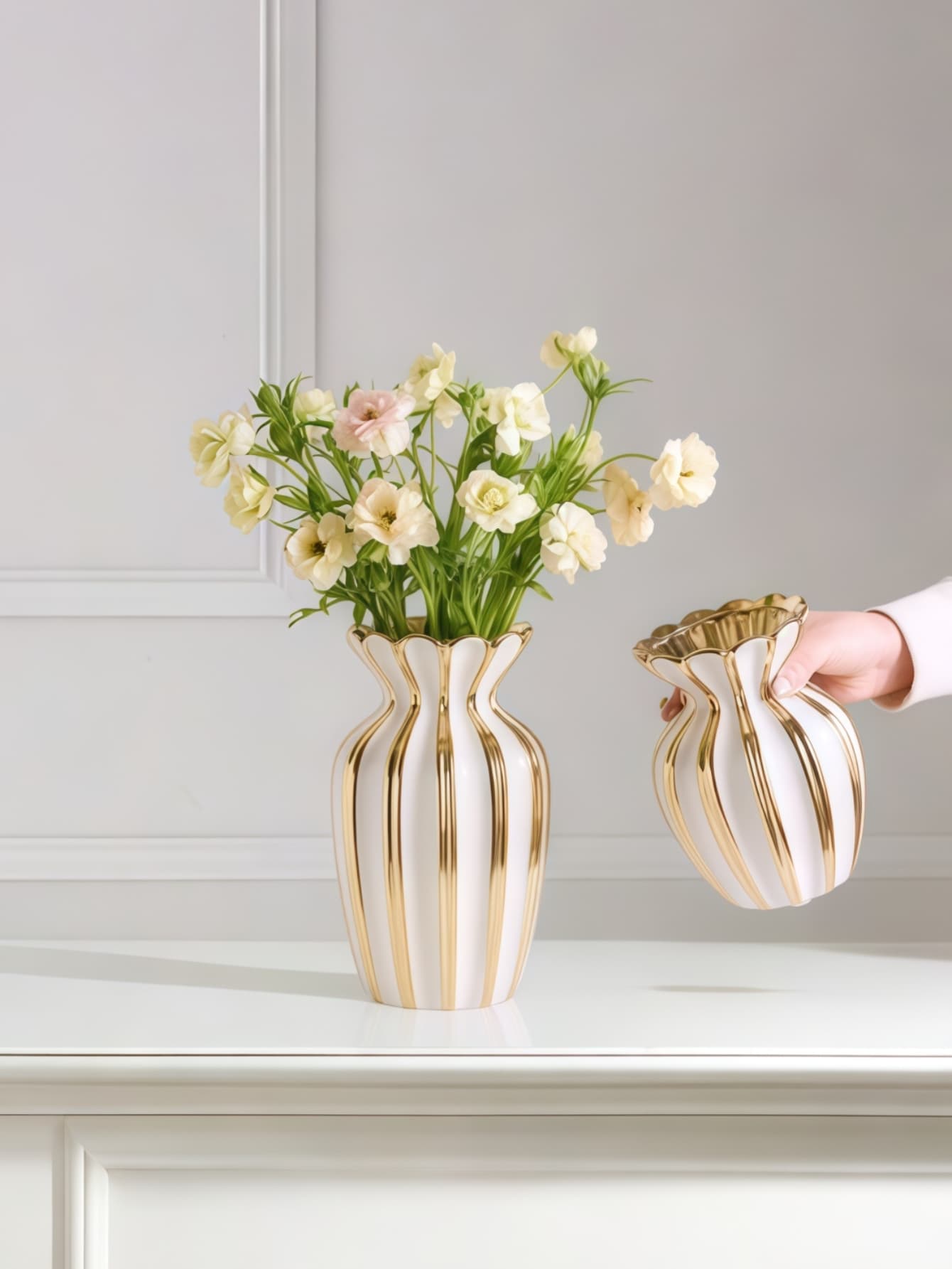 1PC Ceramic Vase With Petal Mouth And Gold Striped Design