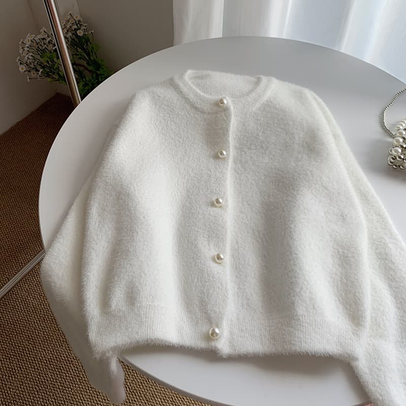 Faux Fur Pearl Button Cardigan – Oversized Knit Coat With Plush Texture (Spring/Cloud-Wrapped Cocoon Nonchalant Sleeve Architecture)​
