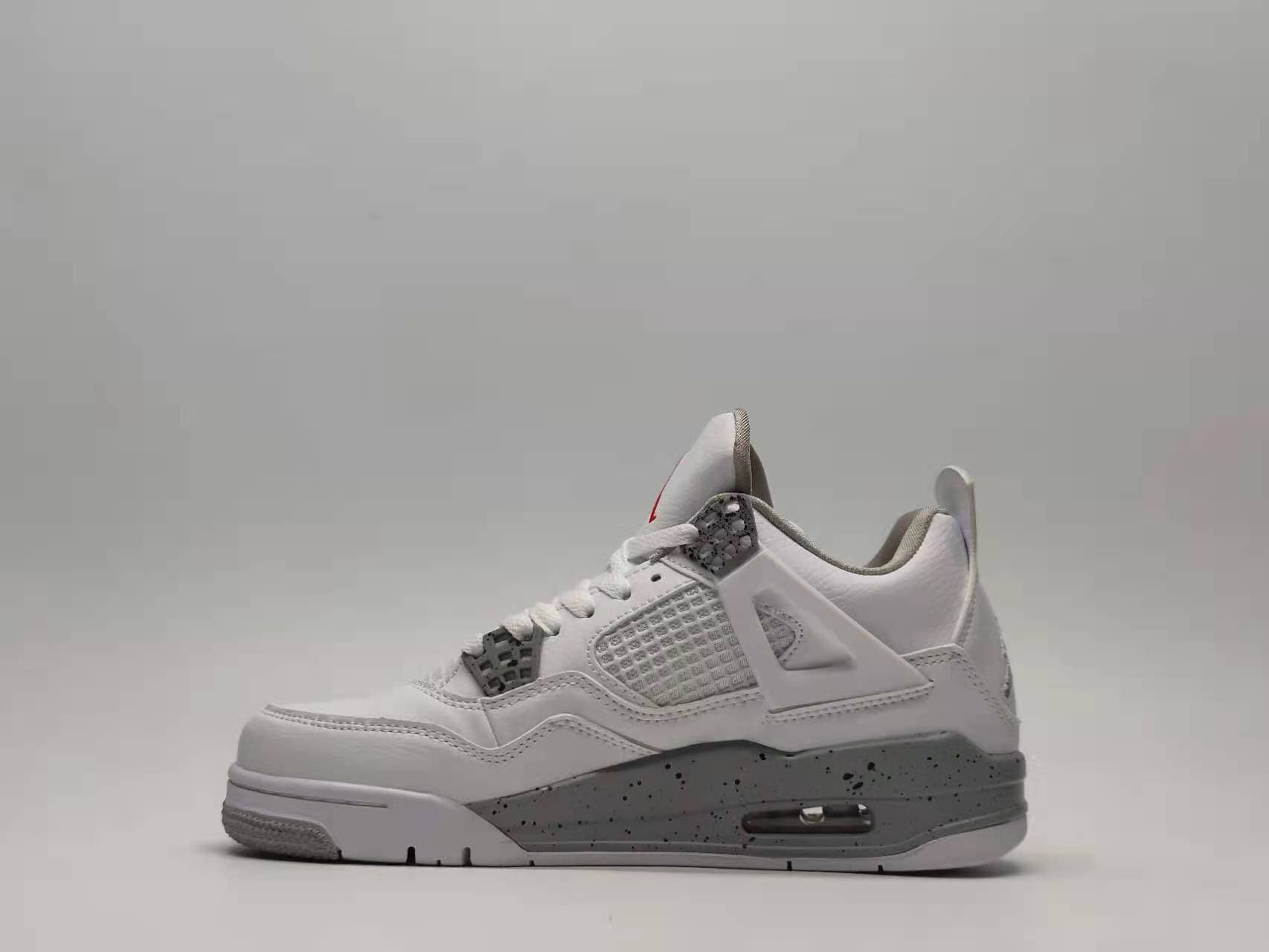 Vente en gros de chaussures de basket-ball J4 Joint White Sail Electric Mother Yellow And White Cement Hot Lava Big Paris Chaussures de sport pour ho