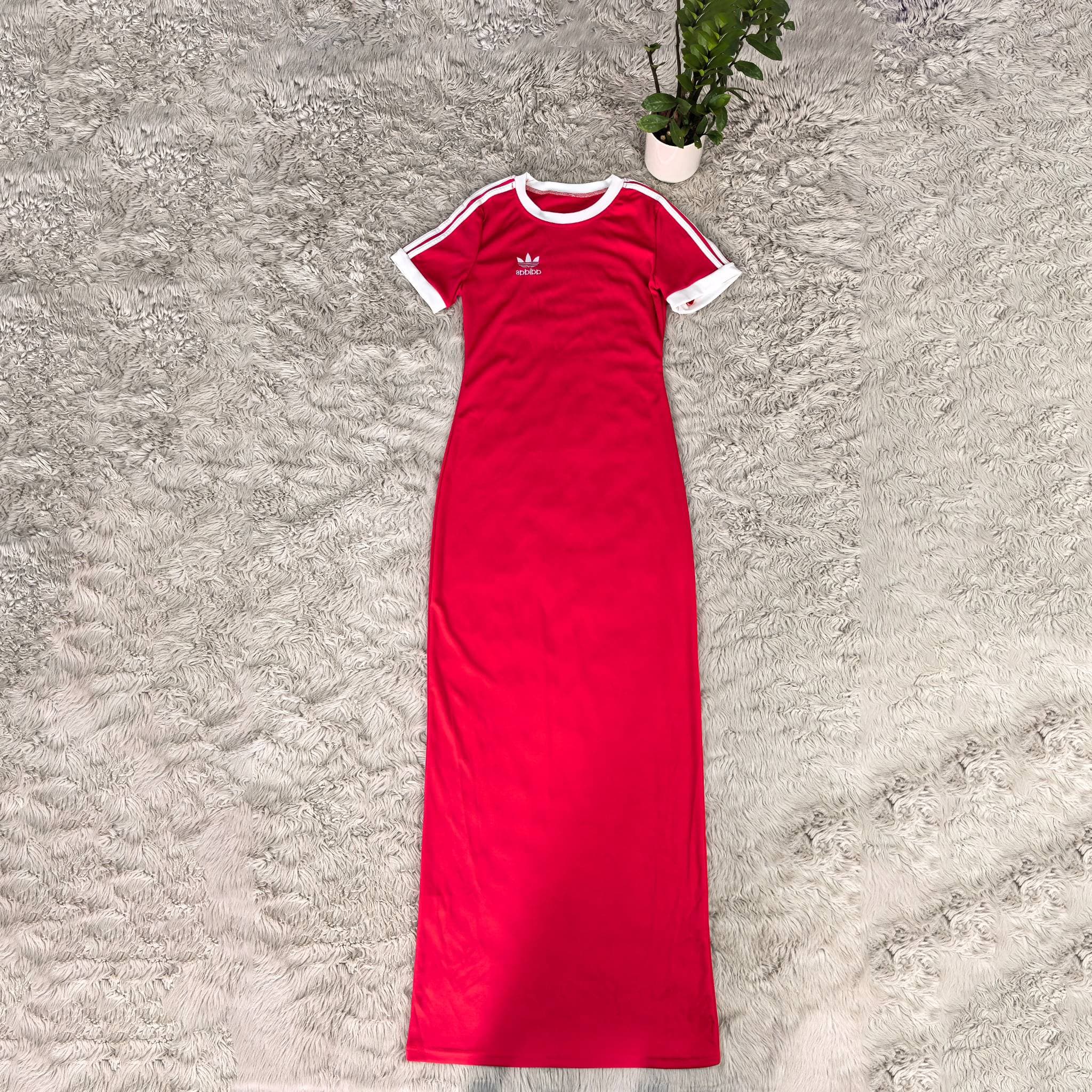 Robe sans manches sexy amincissante et tendance 2026