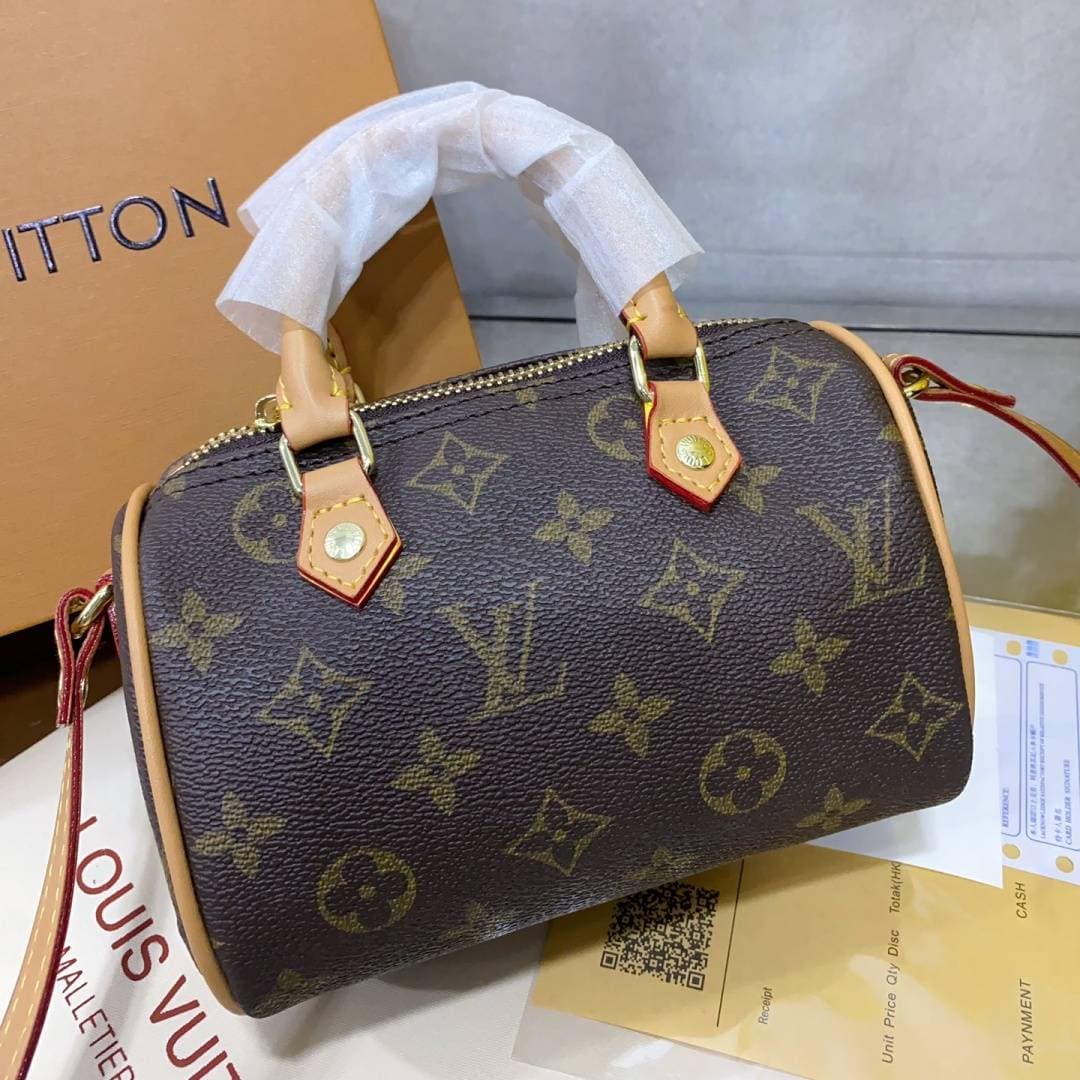 Nouveau sac bandoulière femme tendance, marque de luxe, haute qualité, collection 2024. Sac à main tendance et très populaire.