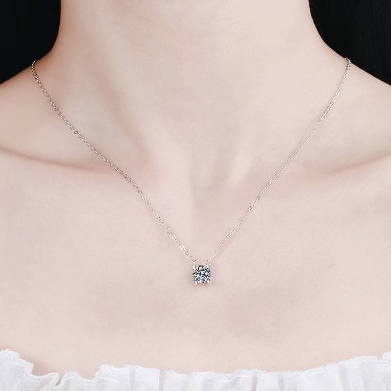 Moissanite bull head necklace female single diamond pendant clavicle necklace female Valentine's Day gift