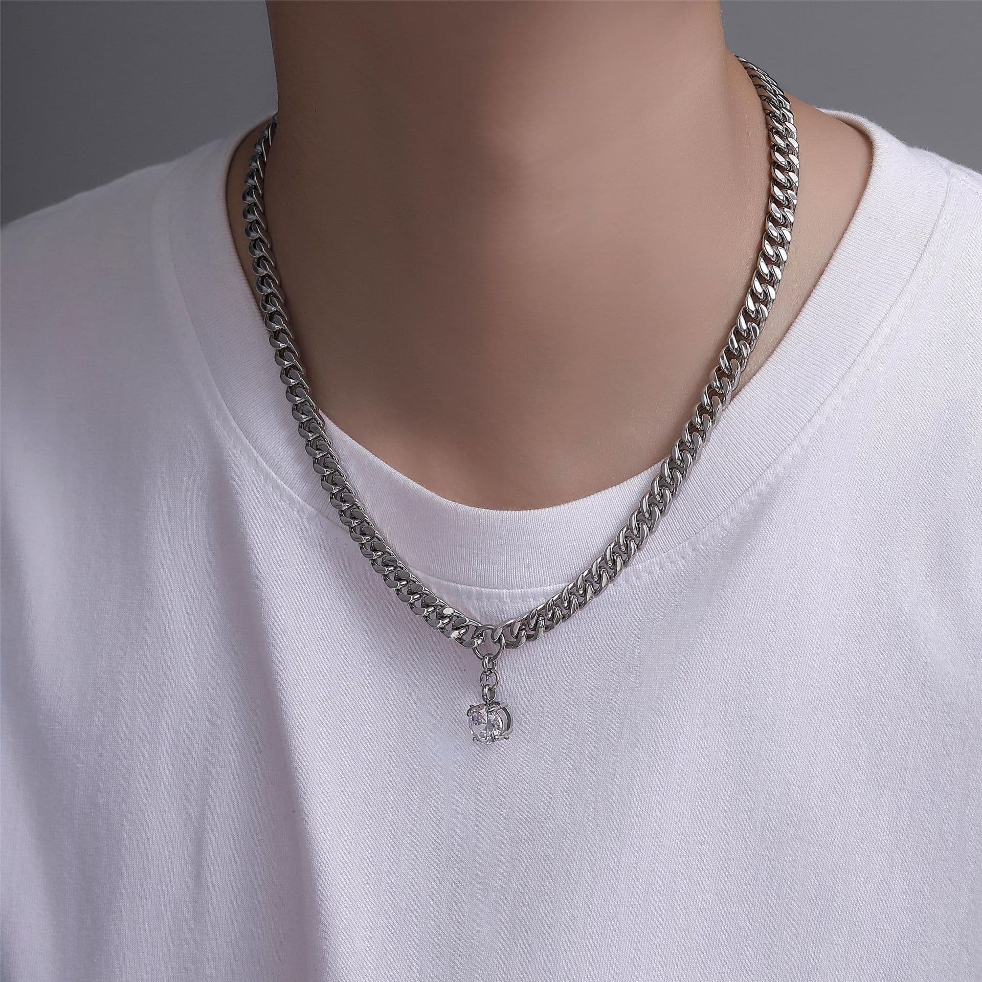 Detachable zircon thick Cuban necklace men's high grade titanium steel nich trend non fading clavicle chain