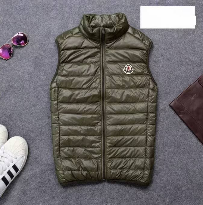 Doudoune sans manches légère Moncler pour homme, col montant, matelassée, idéale pour l'automne et l'hiver. Veste chaude, compacte et facile à t
