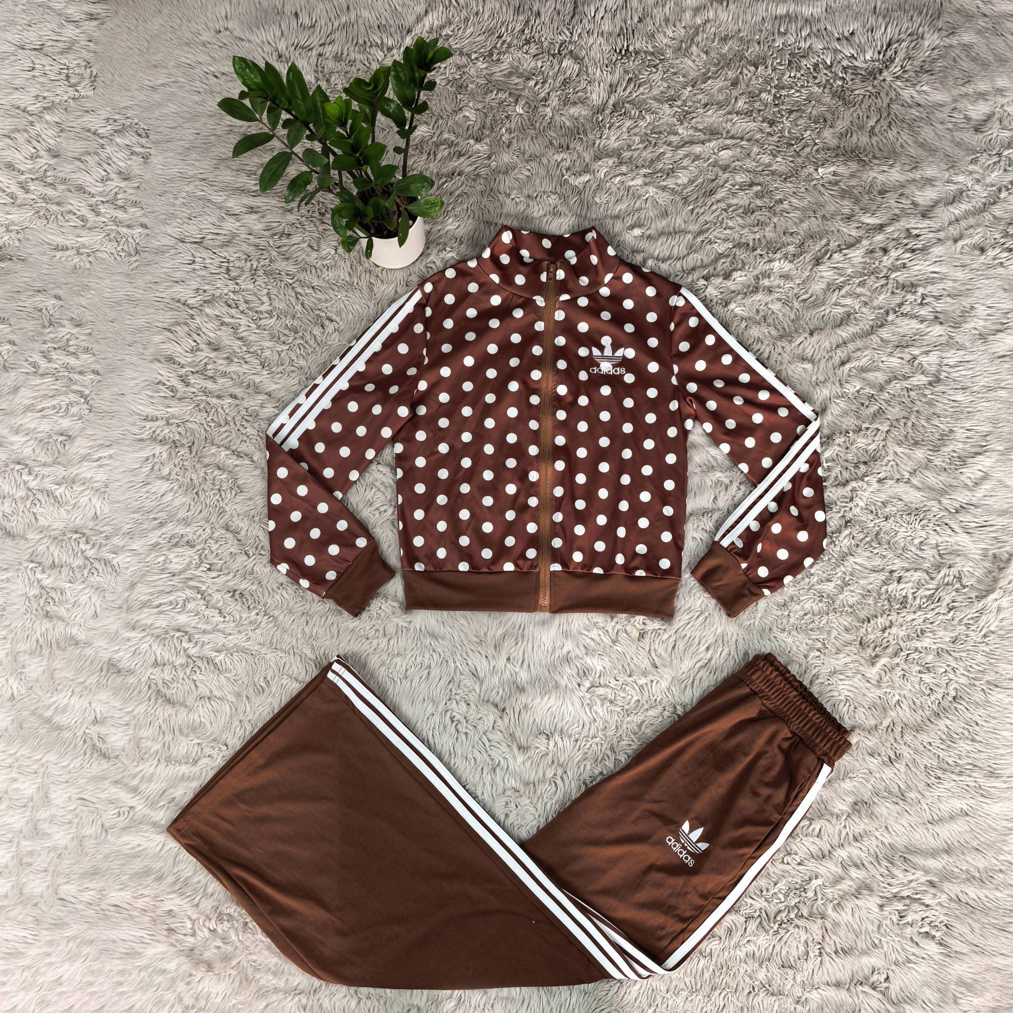 Ensemble haut court zippé et pantalon large à taille élastique pour femme