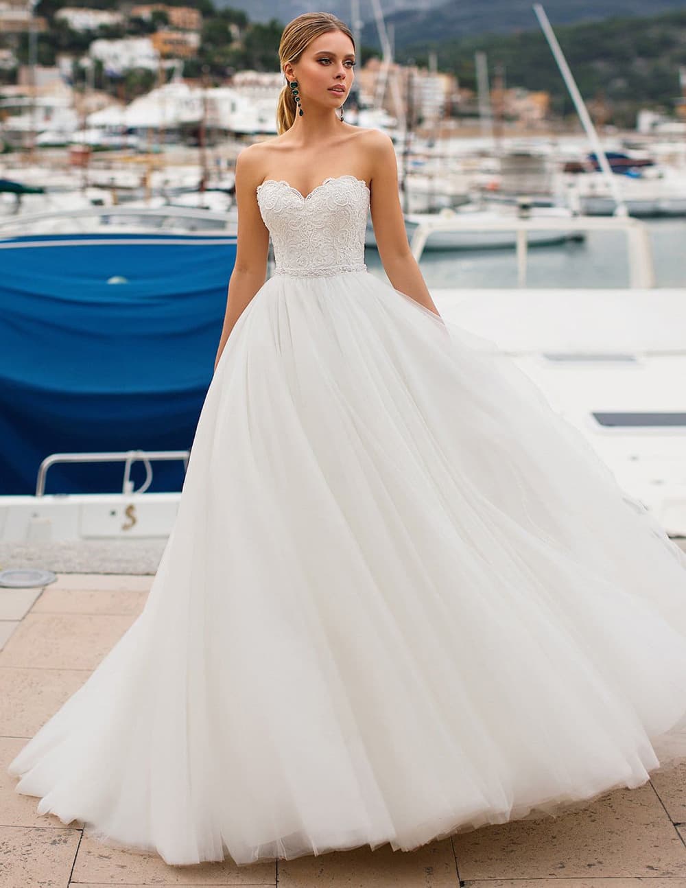 Women's clothing wholesale wedding dress 2023 new spring and summer bride trailing tube top slim slimming wedding dress tulle