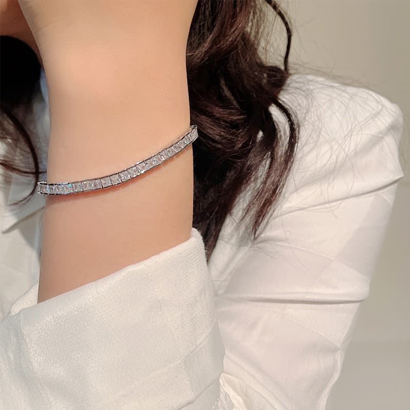 Women's & Men's Tennis Bracelet With Cubic Zirconia Stones, Geometric Design, Elegant & Stylish Jewelry For Everyday Wear, Gift Idea For Travel