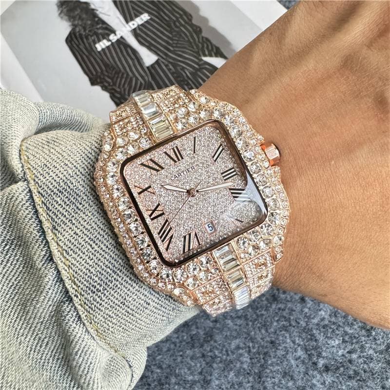 Montre tendance avec design serti de diamants