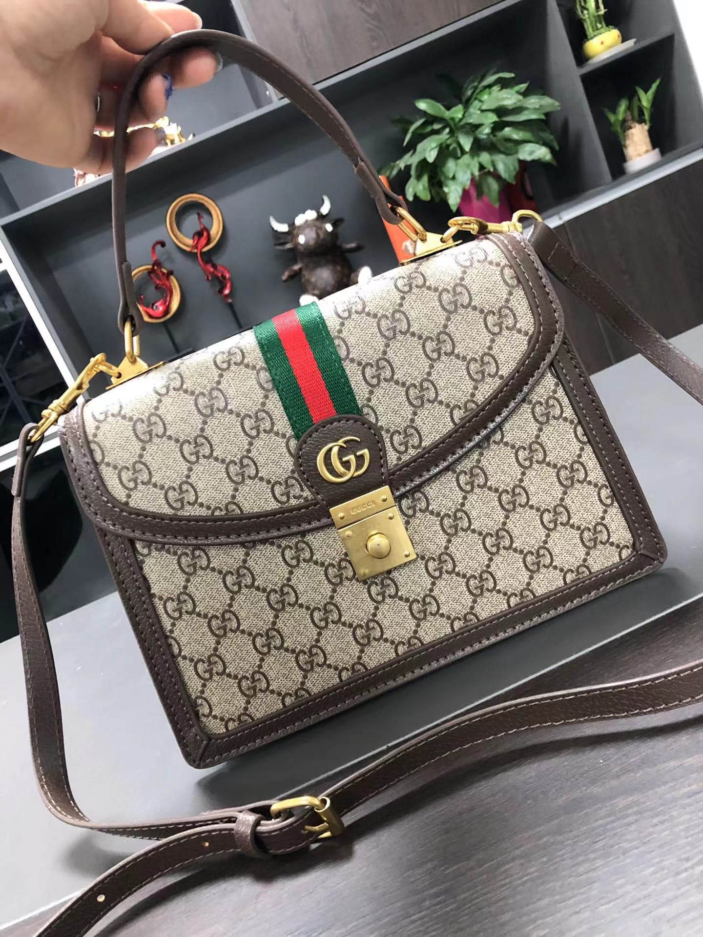 Sac bandoulière premium pour femme, design classique