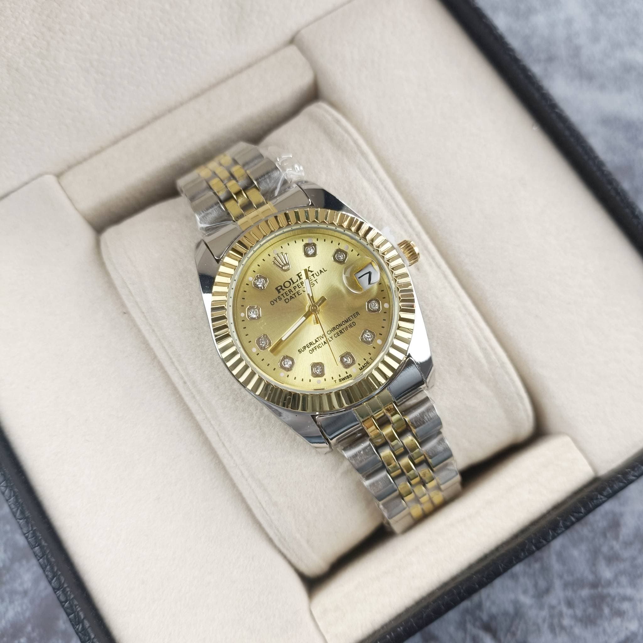 Montre de luxe suisse à cadran tendance et design, bracelet classique en acier inoxydable, mouvement à quartz, idéale pour les soirées décontrac