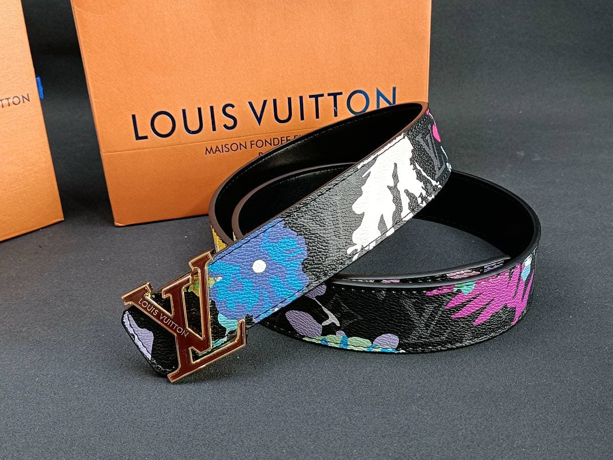 Ceinture pour hommes, une nouvelle tendance en affaires, avec un sens du luxe et de la mode