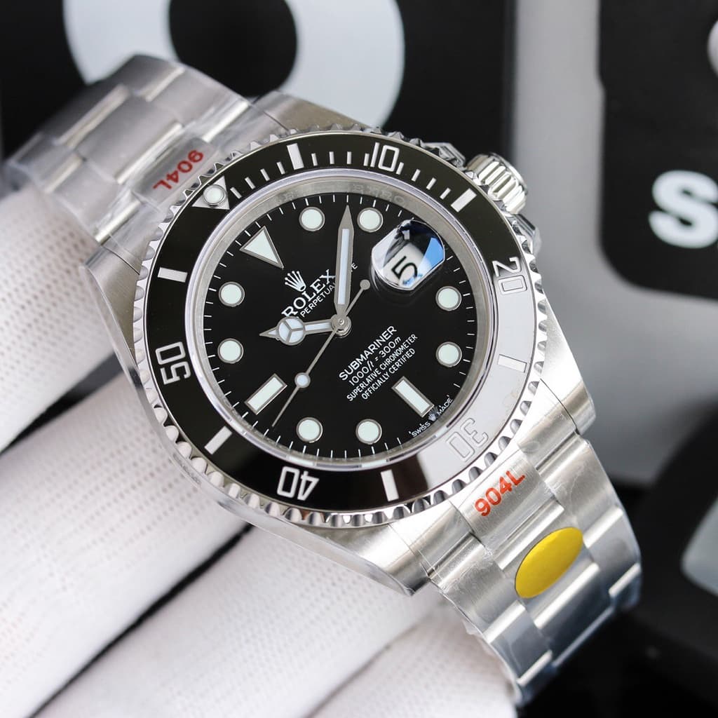 Montre homme en acier inoxydable avec calendrier, lunette tournante, étanche, idéale pour le travail, le sport et le quotidien.