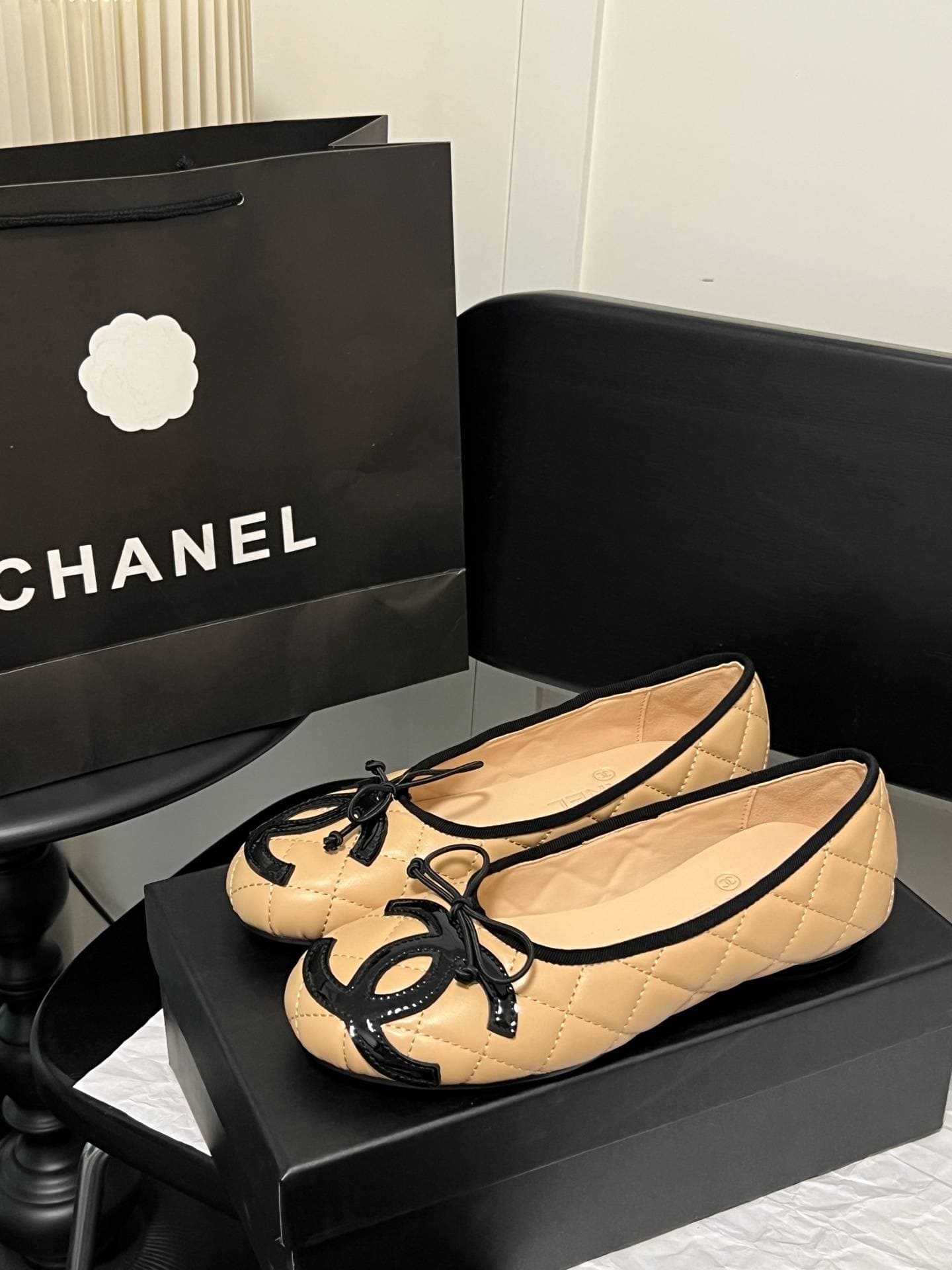 Ballerines Chanel pour femme, collection Single Shoes, modèle classique par excellence, talon de 2 cm