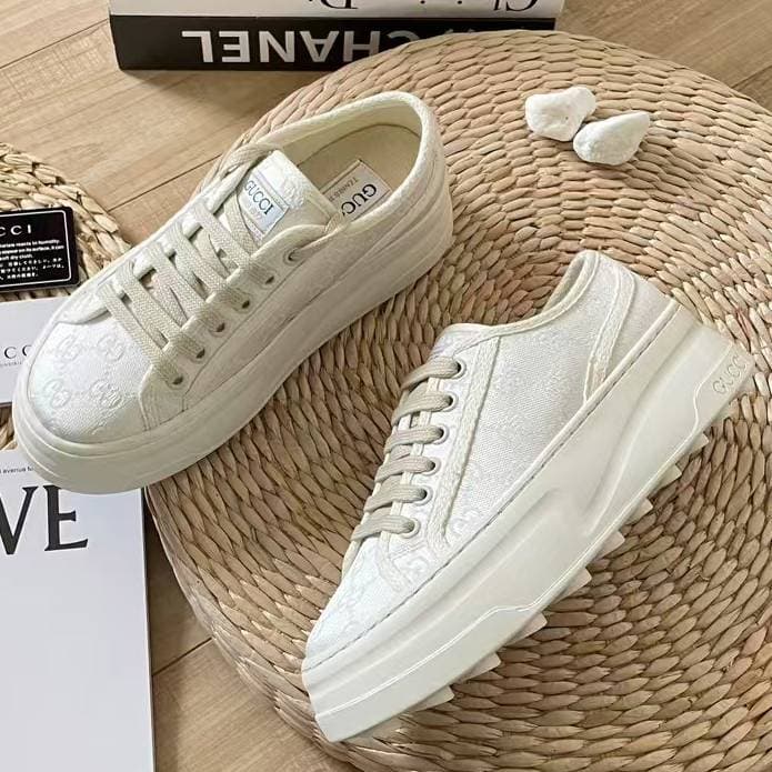 Chaussures décontractées en toile à semelle épaisse pour femmes, idéales pour les activités de plein air