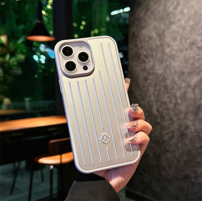 Étui en alliage d'aluminium compatible avec iPhone 16 Pro Max, iPhone 15 et 14, protection intégrale tendance.