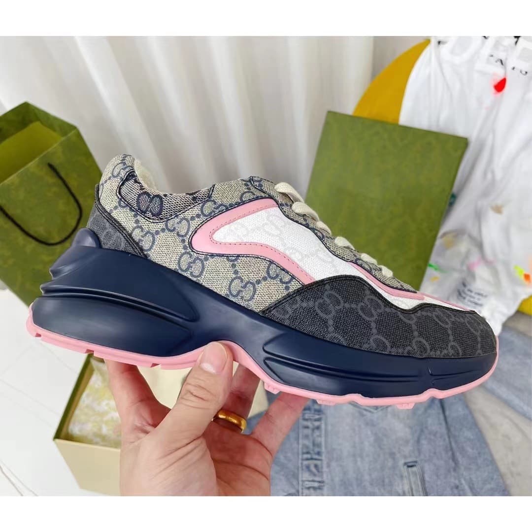 Nouvelle couleur avec la couleur des yeux presbytes surélevée dans des semelles épaisses pour hommes et femmes du même style Baskets décontract
