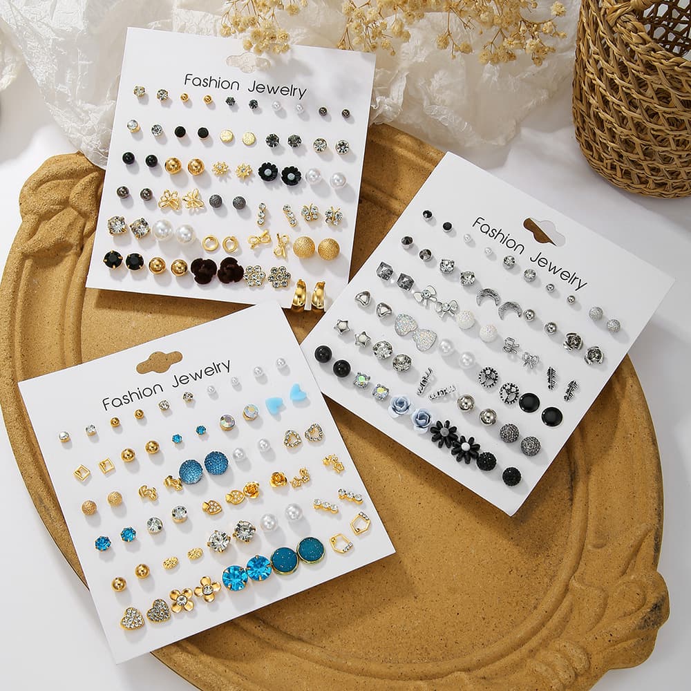 Women’s Jewelry Set Fashion Earrings Set Geometric Metal Pearls Inlaid With Diamonds 30 Pairs Of Earrings For Women Small Earrings Earrings