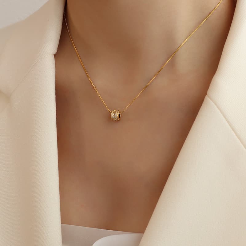 French Style Light Luxury Diamond Inlaid Geometric Simple Earrings Titanium Steel Versatile Necklace Set Jewelry For Women