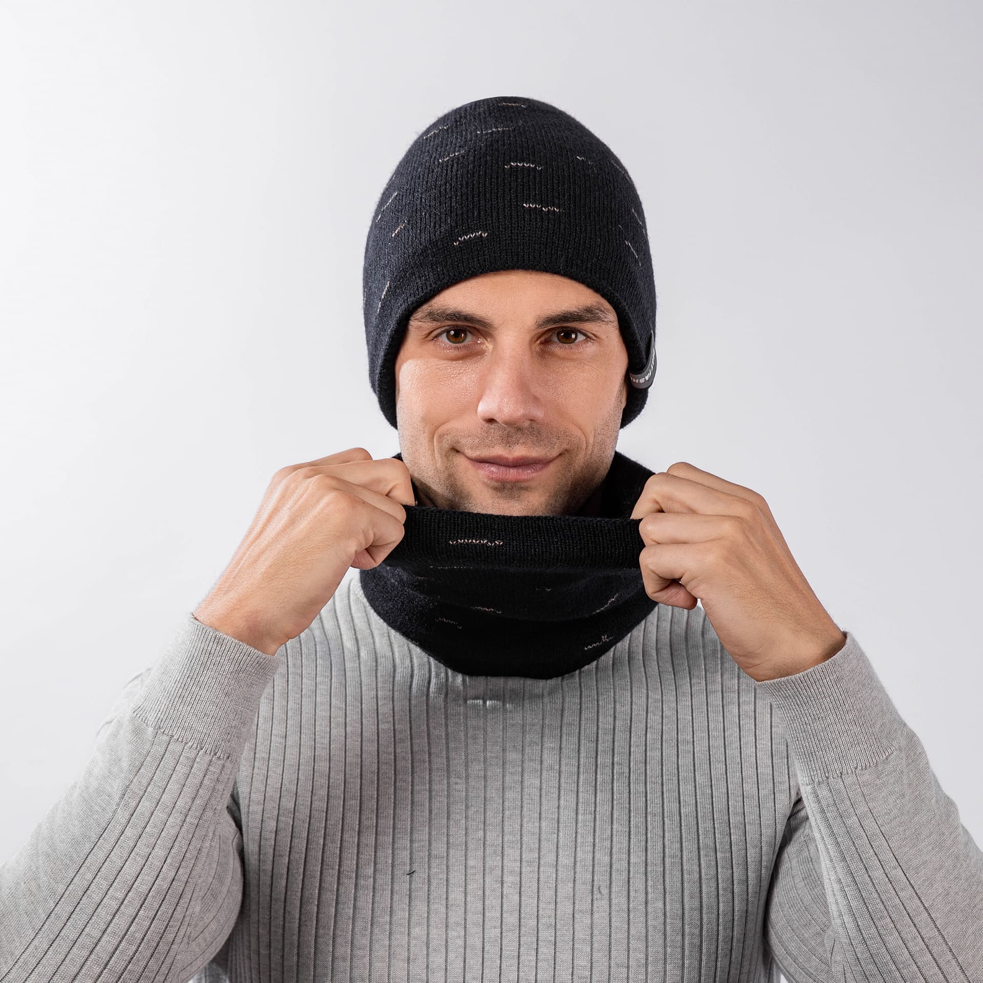 Apparel Accessories in stock Winter fleece-lined Knitted Wool Hat Big Head Men's Fashionable All-match Neck Hat Two-piece Set