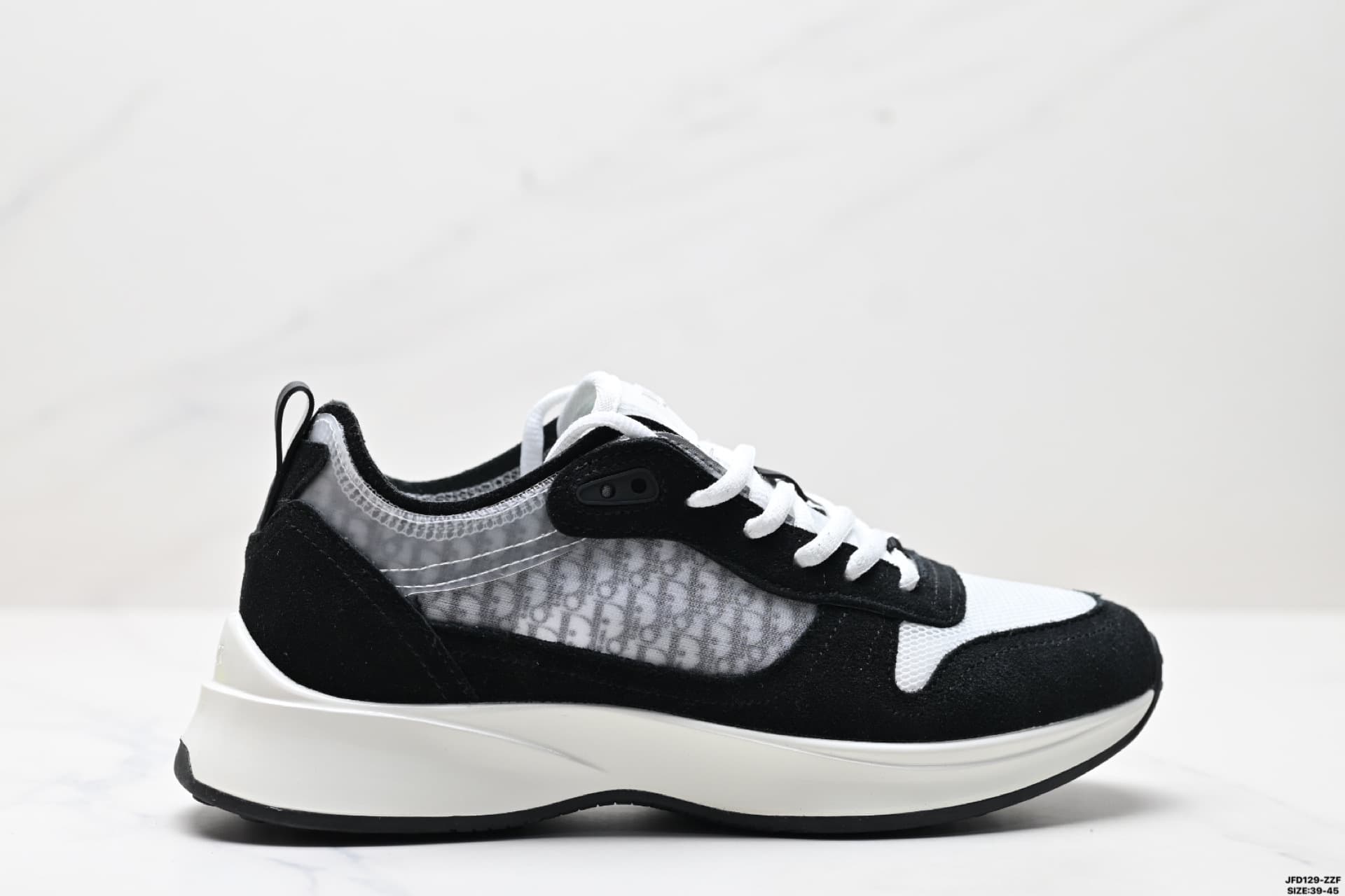Station En stock Europe Transfrontalière CD Letter Brand Chaussures de marche décontractées et tendance pour hommes B25