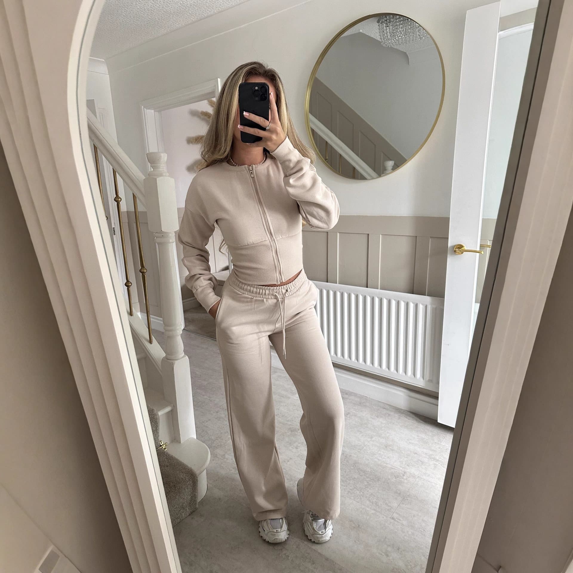 Women's Casual Zip-Up Tracksuit Set – Solid Color Hoodie & Straight Leg Pants (Gray/Red/Khaki/Black/Pink/Green, S/M/L/XL)