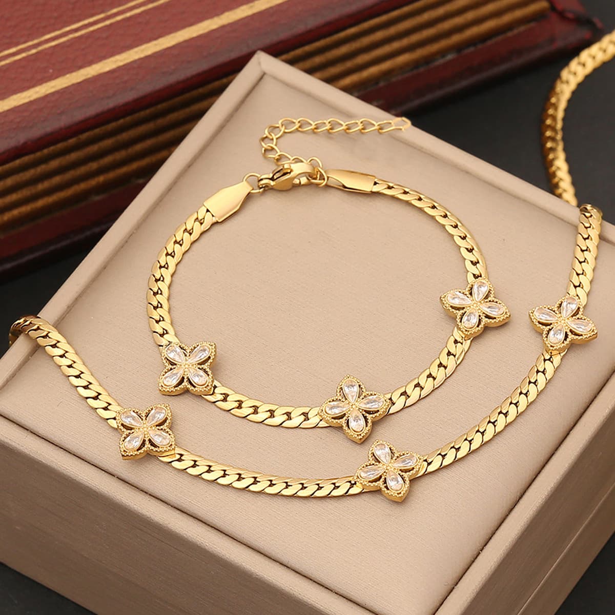 Versatile Personality Zircon Flower Collarbone Chain Fashion Stainless Steel Necklace Set European And American New