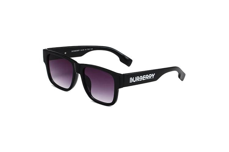 Lunettes de soleil de protection classiques et tendance.