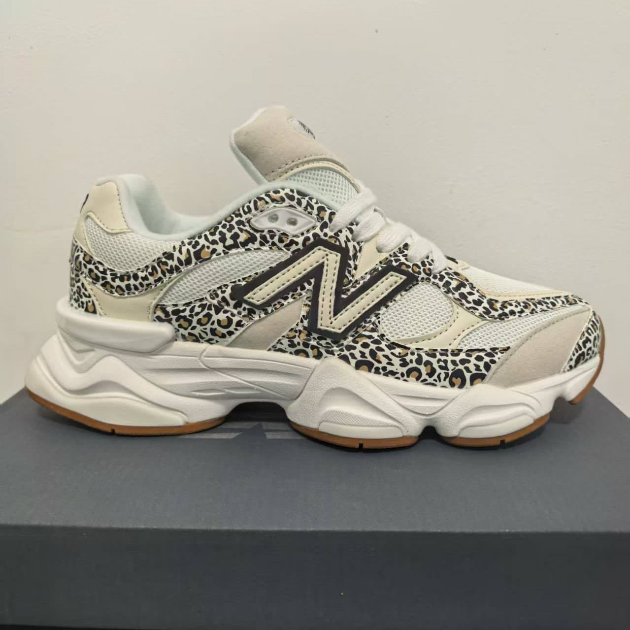 Chaussures Seasons Light-Step All pour le sport décontracté, confortables au quotidien, simples et élégantes, avec amorti et tendance NB9060.