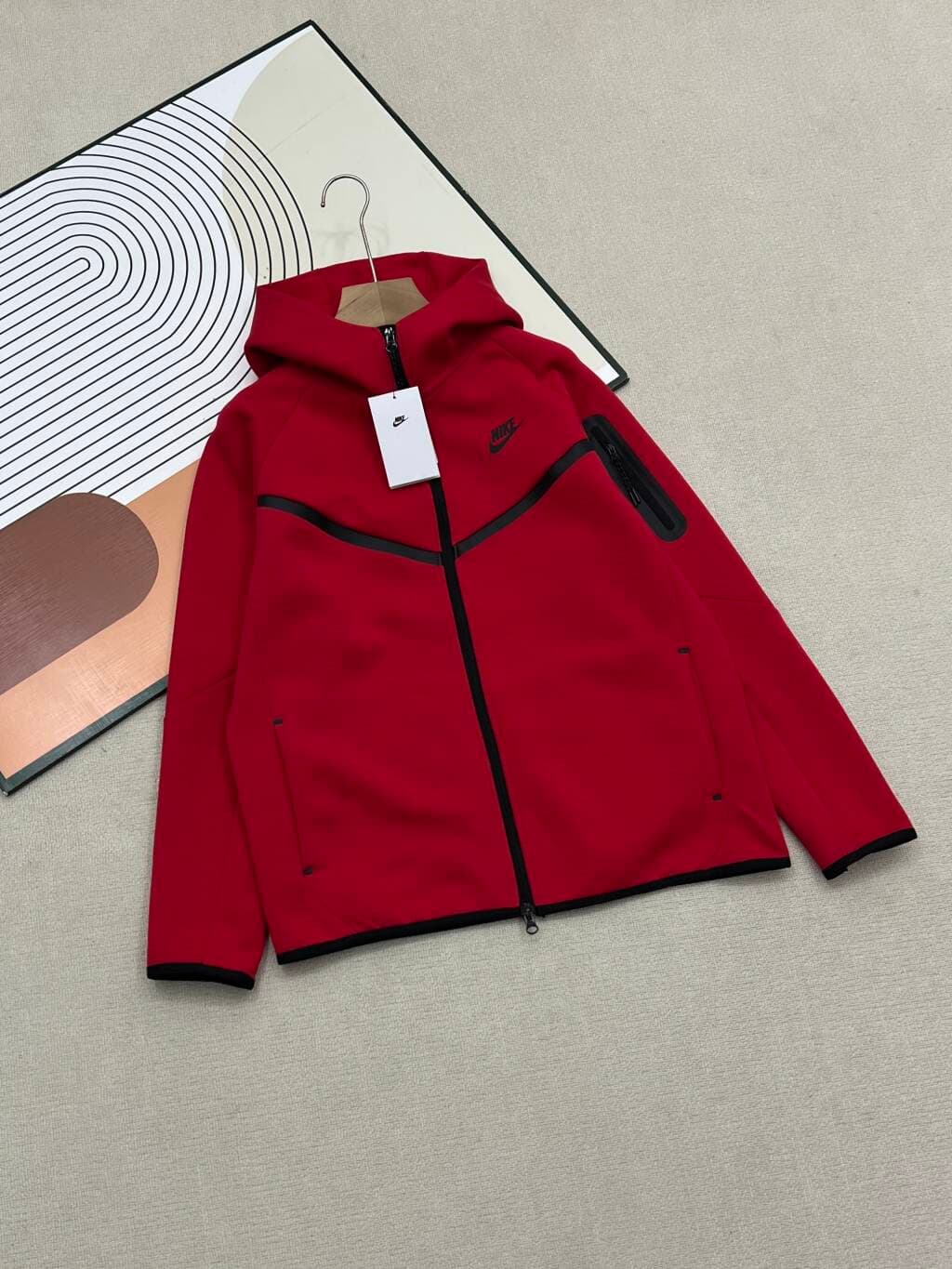 Ensemble décontracté Nike Tech Windrunner pour homme : sweat à capuche et pantalon fuselé en maille.