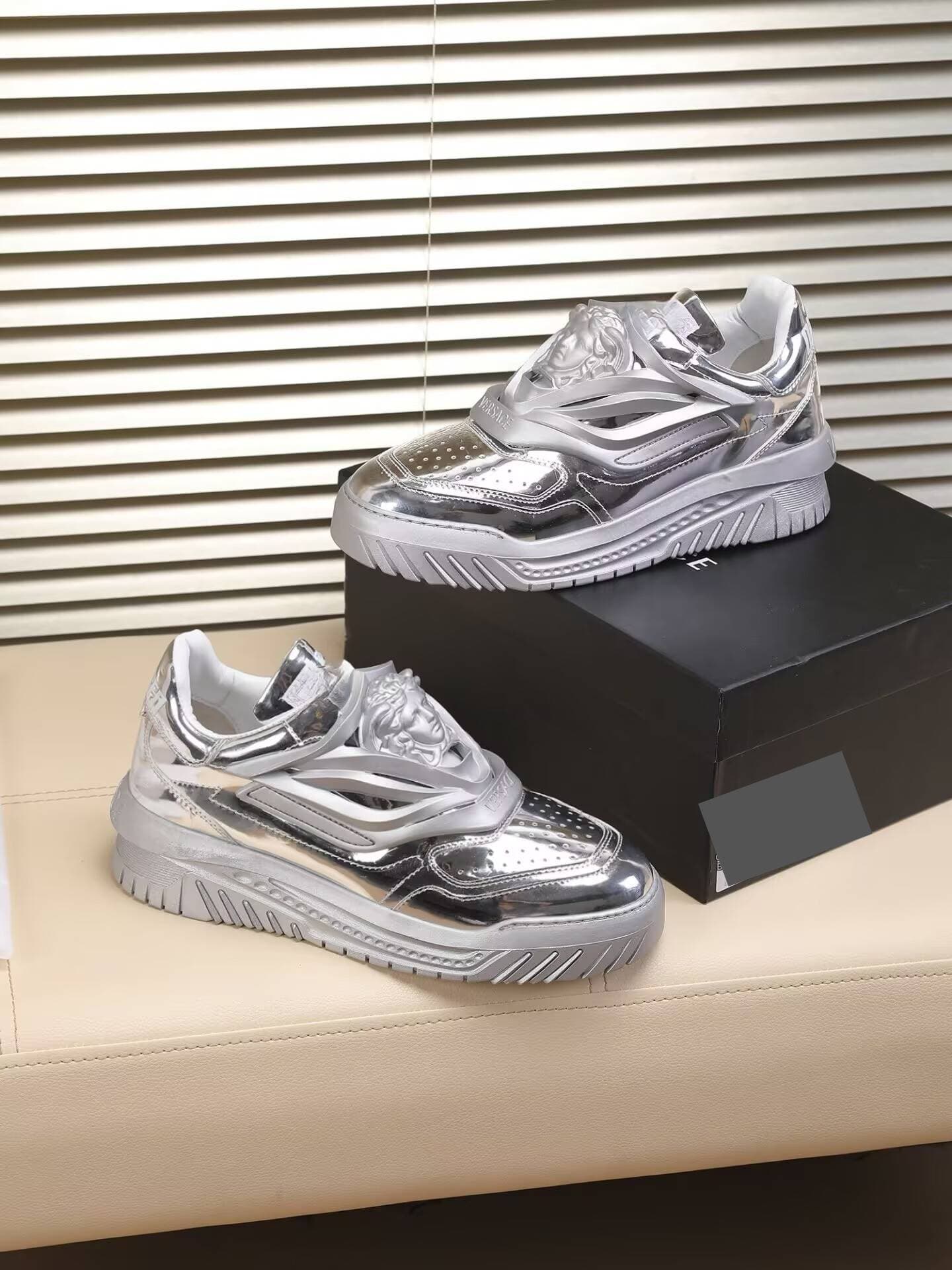 Chaussures pour hommes style européen, rehaussantes, semelle épaisse, décontractées, en cuir véritable tendance