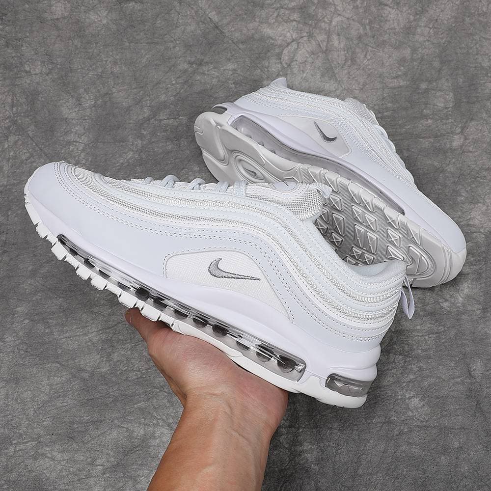 Baskets Nike Air Max 97 pour homme et femme : mesh respirant, détails en daim et motif vague emblématique