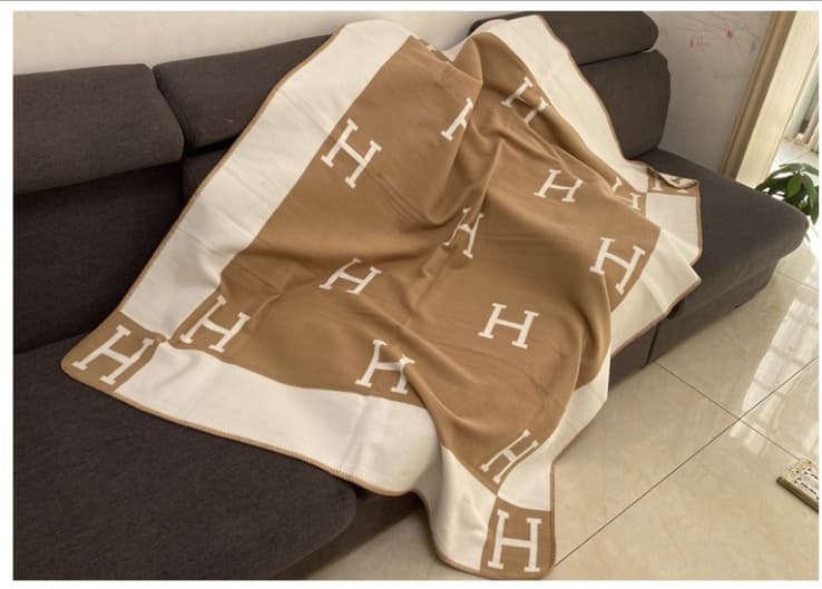 Couette H lettre cachemire châle petites fois même Style sieste épaissie climatisation couverture couverture canapé coussin