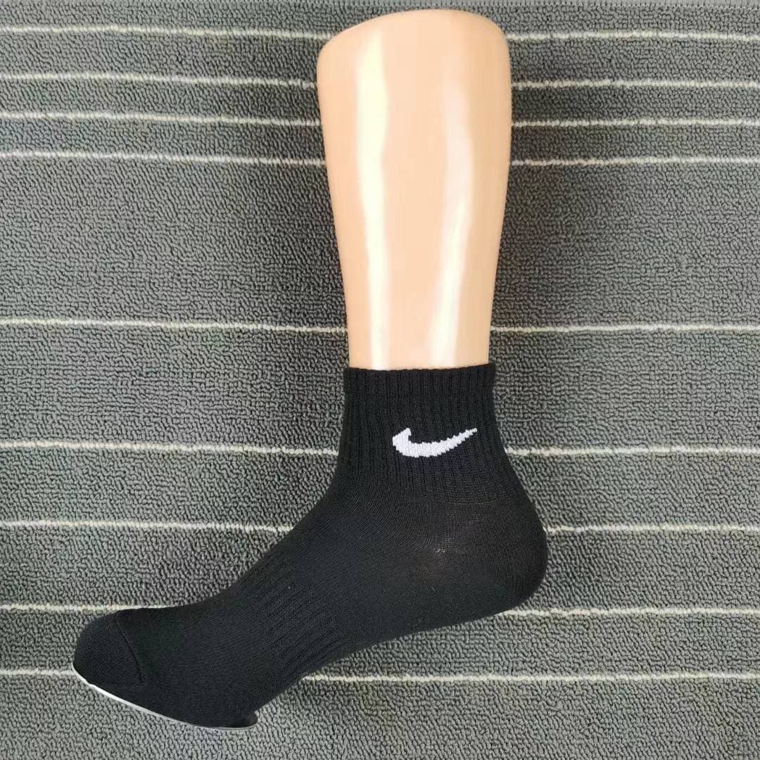 Chaussettes NK de haute qualité, style classique, trois couleurs noir, blanc et gris, anti-odeurs et absorption de la transpiration, douces