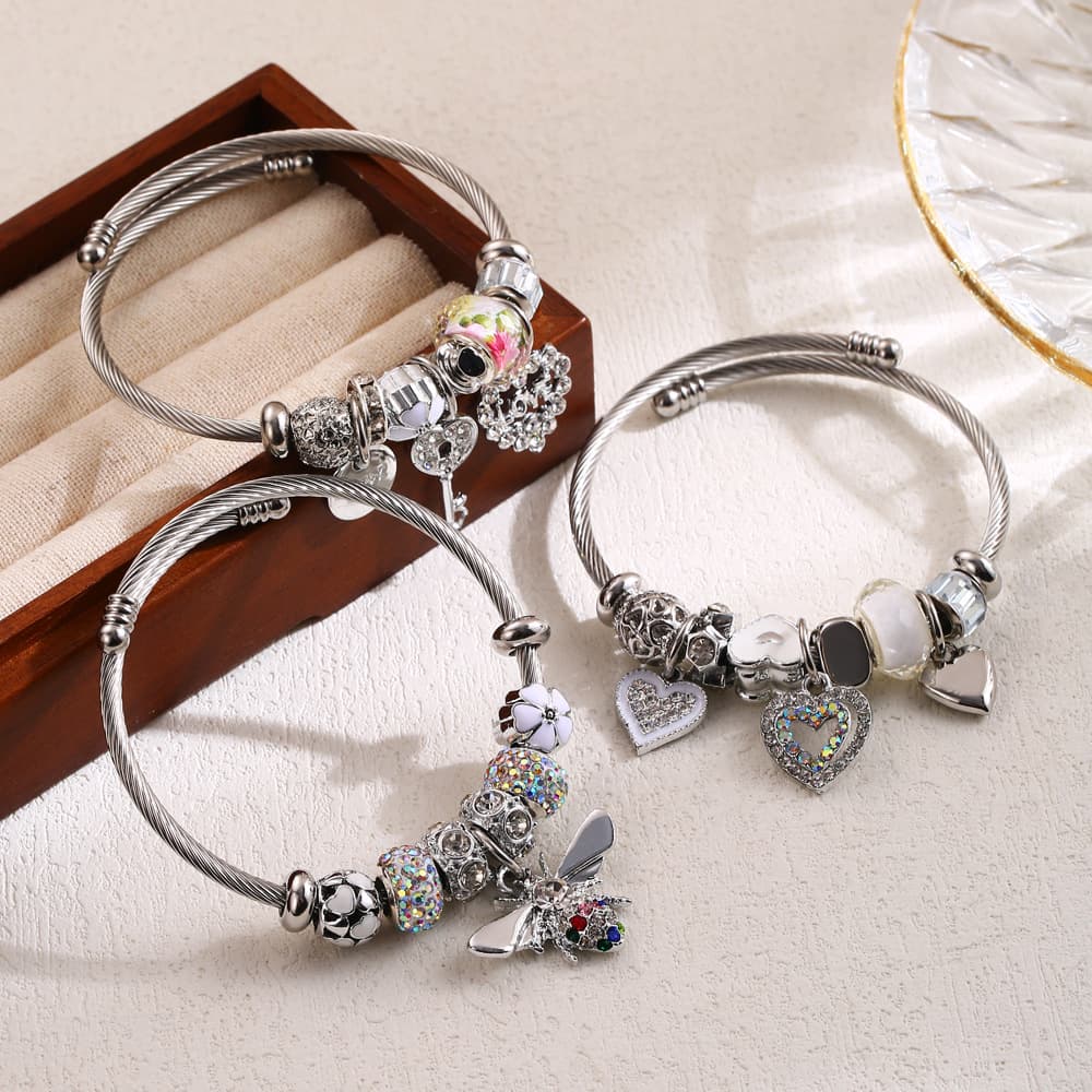 Titanium Steel Fashion Simple Personality Women's DIY Sweet Water Diamond Little Bee Love Bracelet Jewelry Gifts