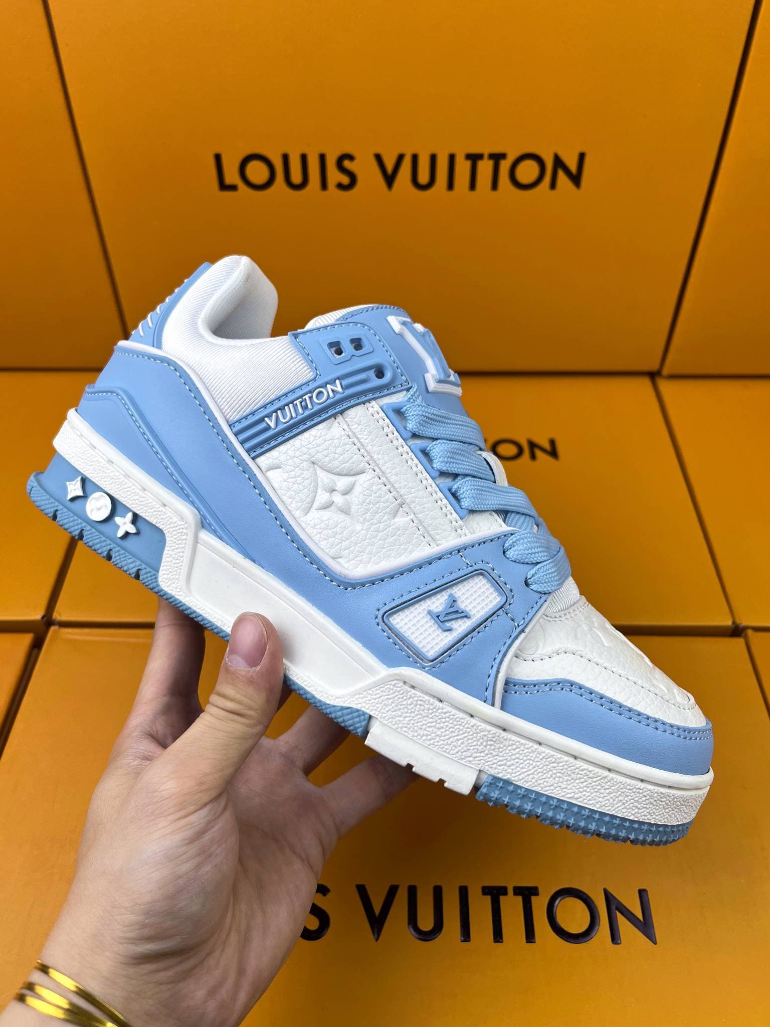 Chaussures de sport basses en cuir respirant patchwork, semelle souple et légère, style tendance et polyvalent, pour couples.