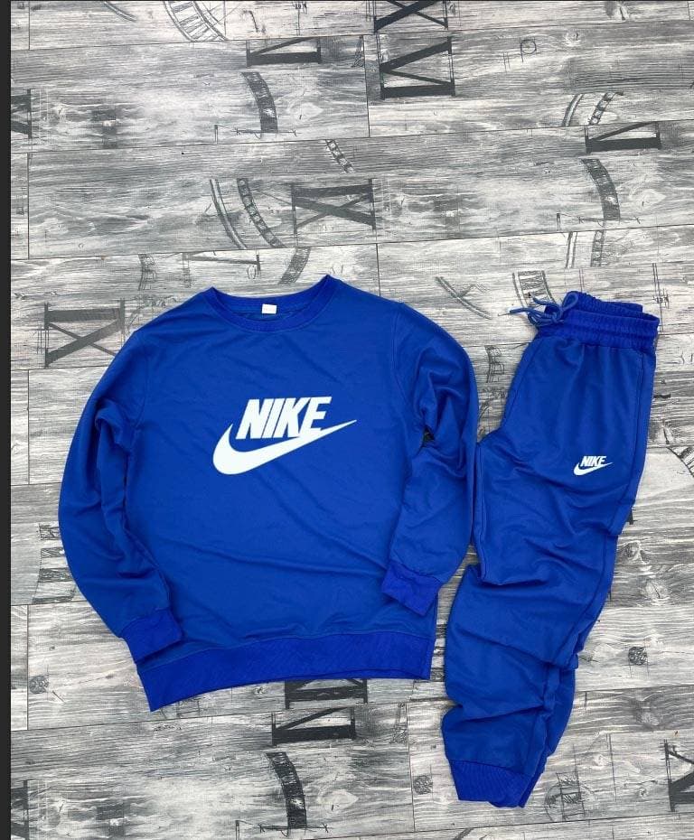 Nouveaux sweats, pulls et tenues de sport décontractées Nike pour hommes et femmes, collection automne-hiver.