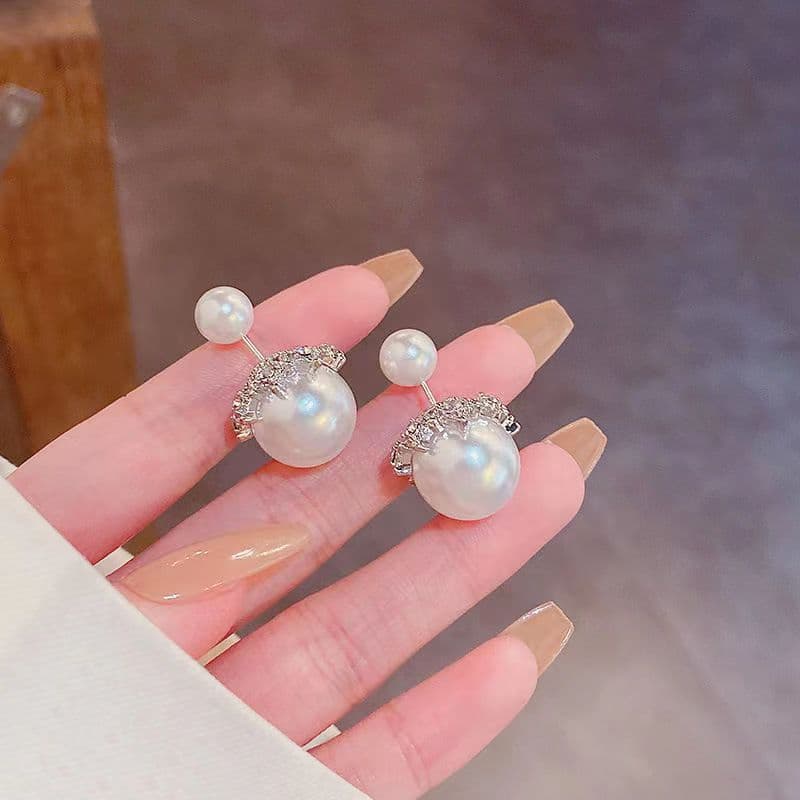 Women's earrings and back small fragrant style pearl earrings light luxury high-end earrings women's niche design earrings 2023 new trend