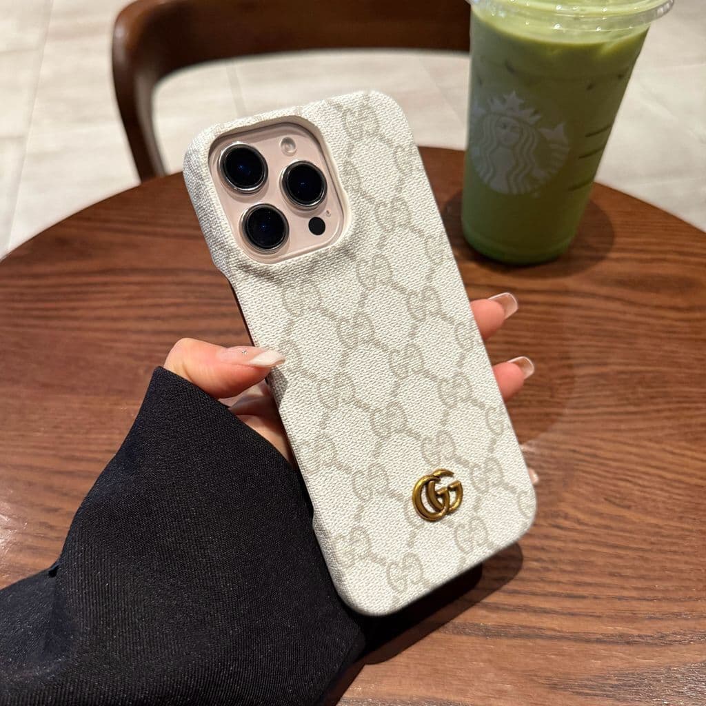 Étui rigide demi-coque en cuir vintage pour iPhone 17 Pro Max/16/15/14, durable et résistant.