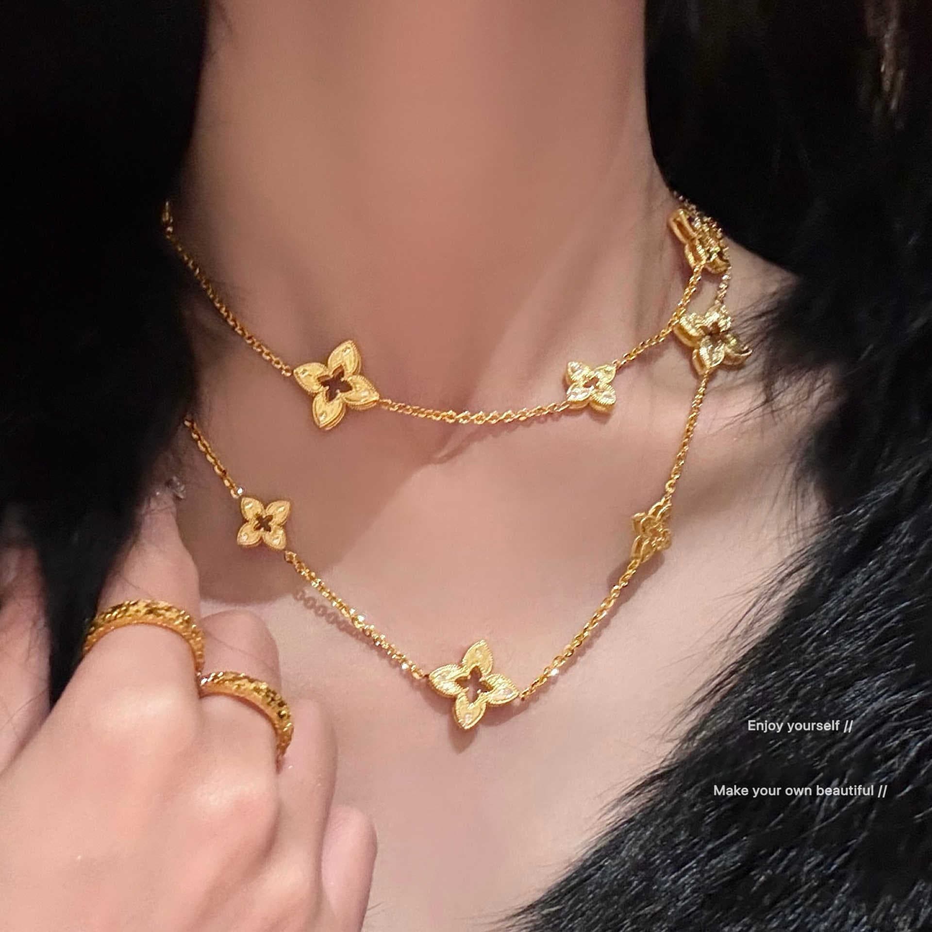 Real Gold Plated Light Luxury Zircon Stripe Rhombus Hollow Flower Necklace Fashion High-end Exquisite Jewelry For