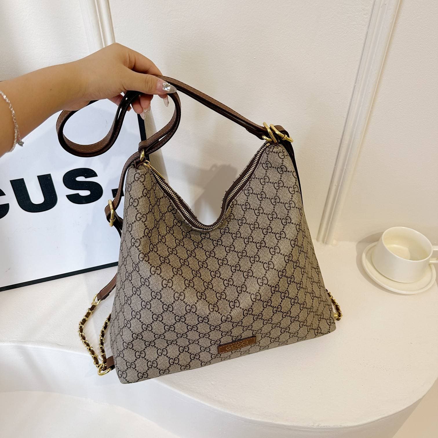 Rétro classique vieux. Sac à bandoulière à fleurs pour femmes, sac de bonne qualité avec impression de lettres à la mode, sac de Shopping de gr