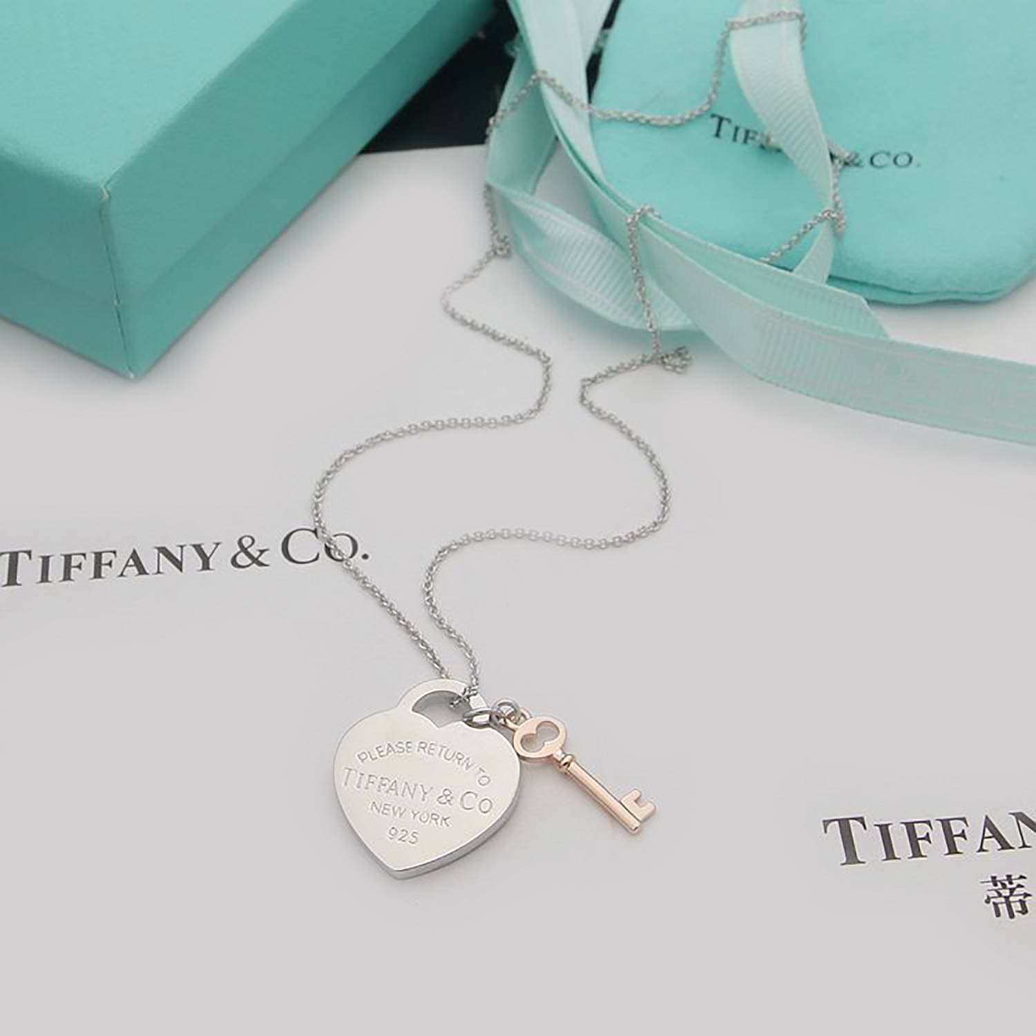 Collier pendentif clé en forme de cœur classique et tendance de Tiffany, chaînes de clavicule simples et polyvalentes pour hommes et femmes, cadea