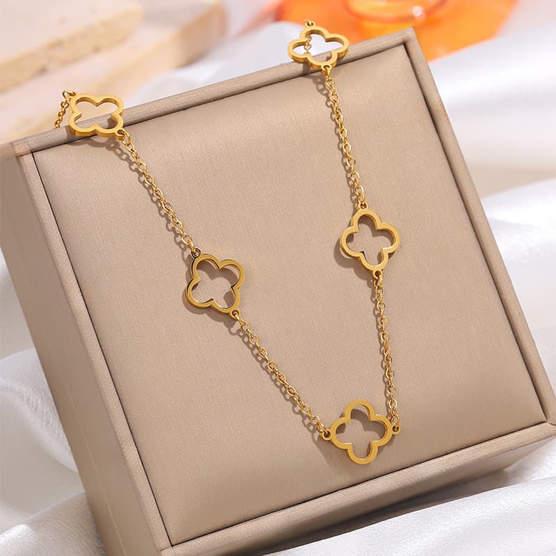Necklace Women Golden Pendant Necklace New Fashion Hollow Four-Leaf Flower Titanium Steel Non-Fading Elegant Light Luxury Necklace Jewelry