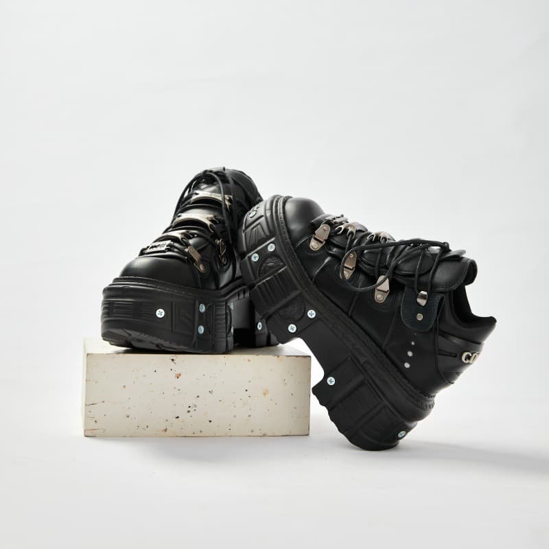 2024 new dark dad shoes thick sole foreign trade cross border women's shoes heavy metal personality gothic style punk boots women