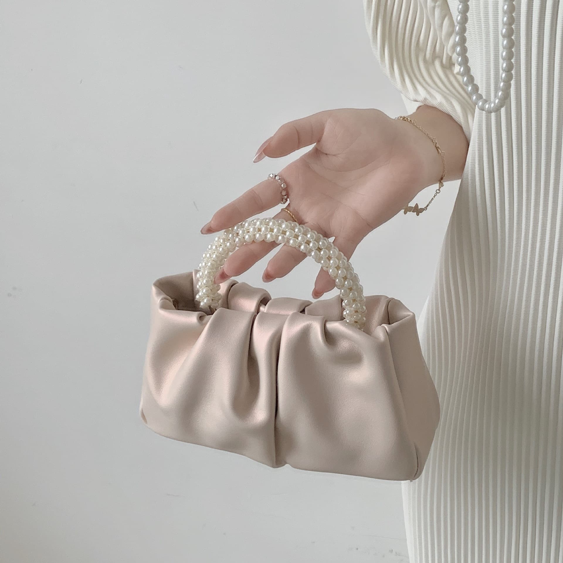 2025 Summer New Sweet Girls Handheld Fashion Multifunctional Cloudy Pearl Mini Cell Phone Pouch Fashion Pocket