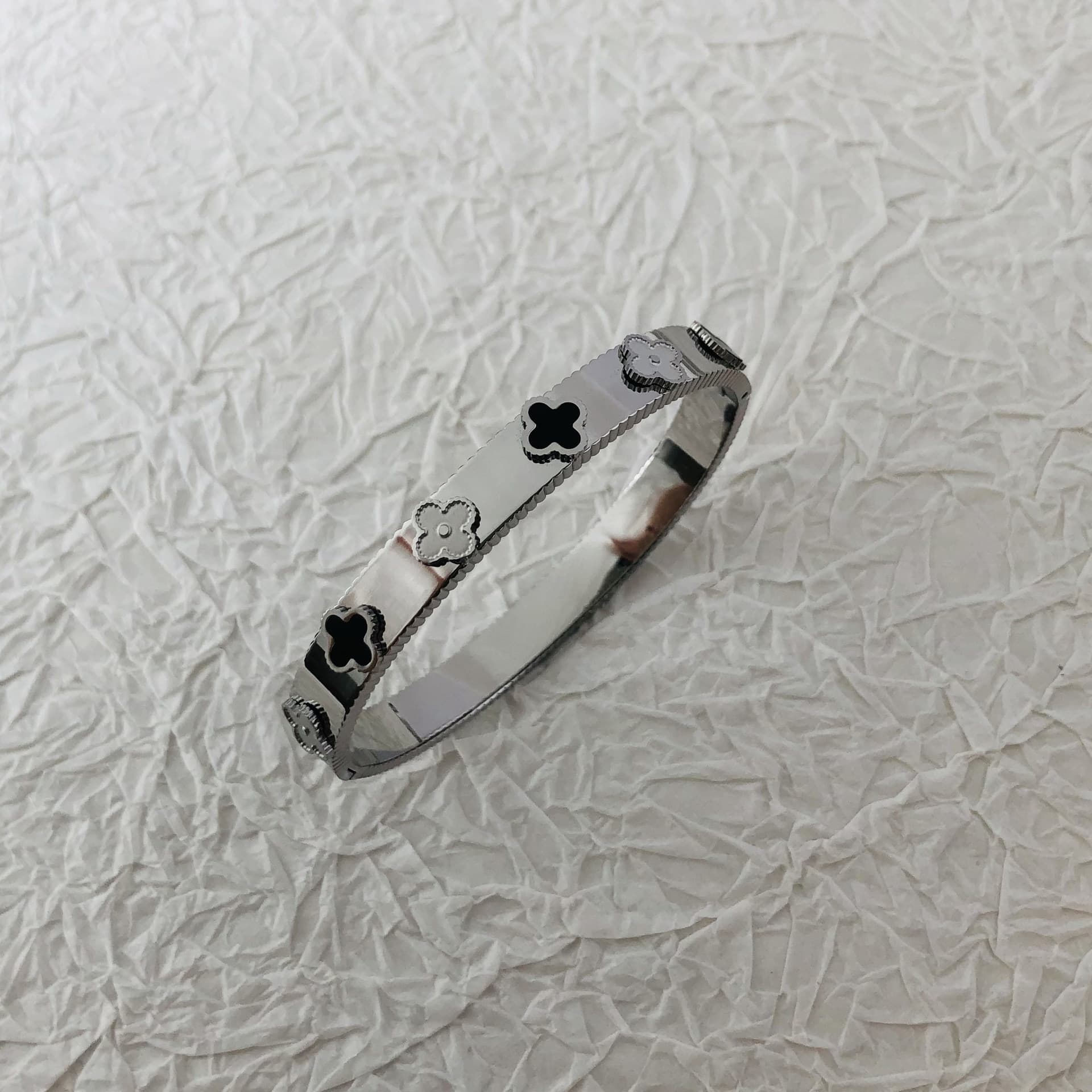 Bracelet de luxe en acier titane léger, de haute qualité, à quatre feuilles, en herbe, coquillage incrusté 3D, fleur