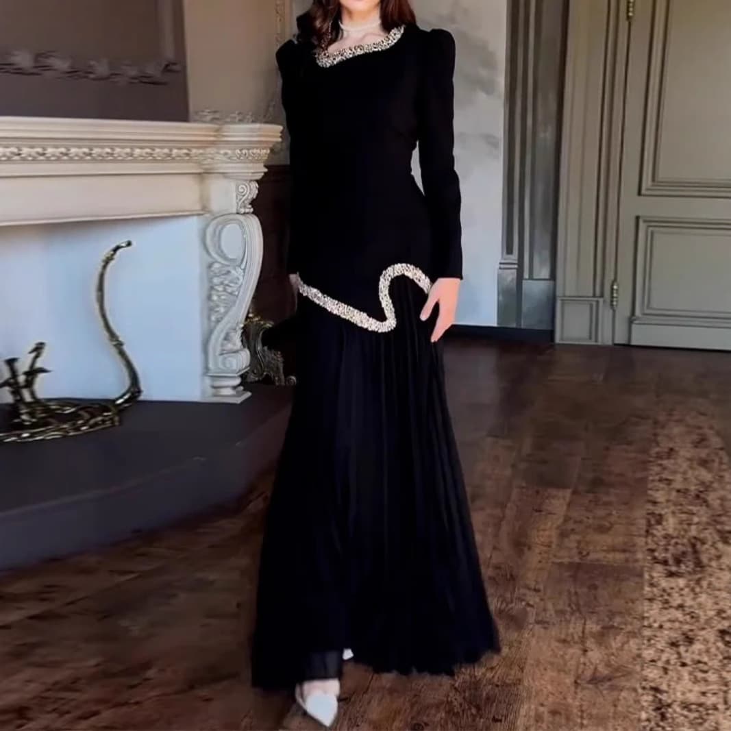 Glamorous Crystal-Embellished Pleated Maxi Dress – U-Neck Elegant Evening Gown With Tie Waist, Polyester, White/Black