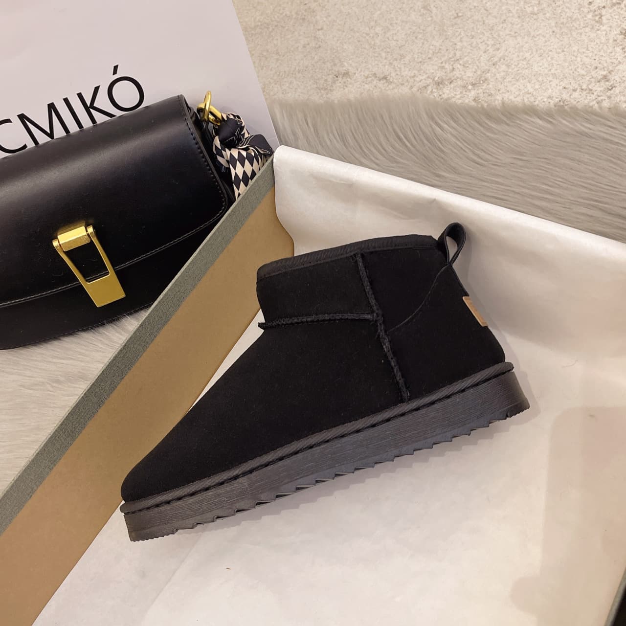 Bottes de neige d'hiver surdimensionnées pour femmes, semelles plates, manches courtes, chaussures en coton du Nord-Est pour hommes avec peluche et