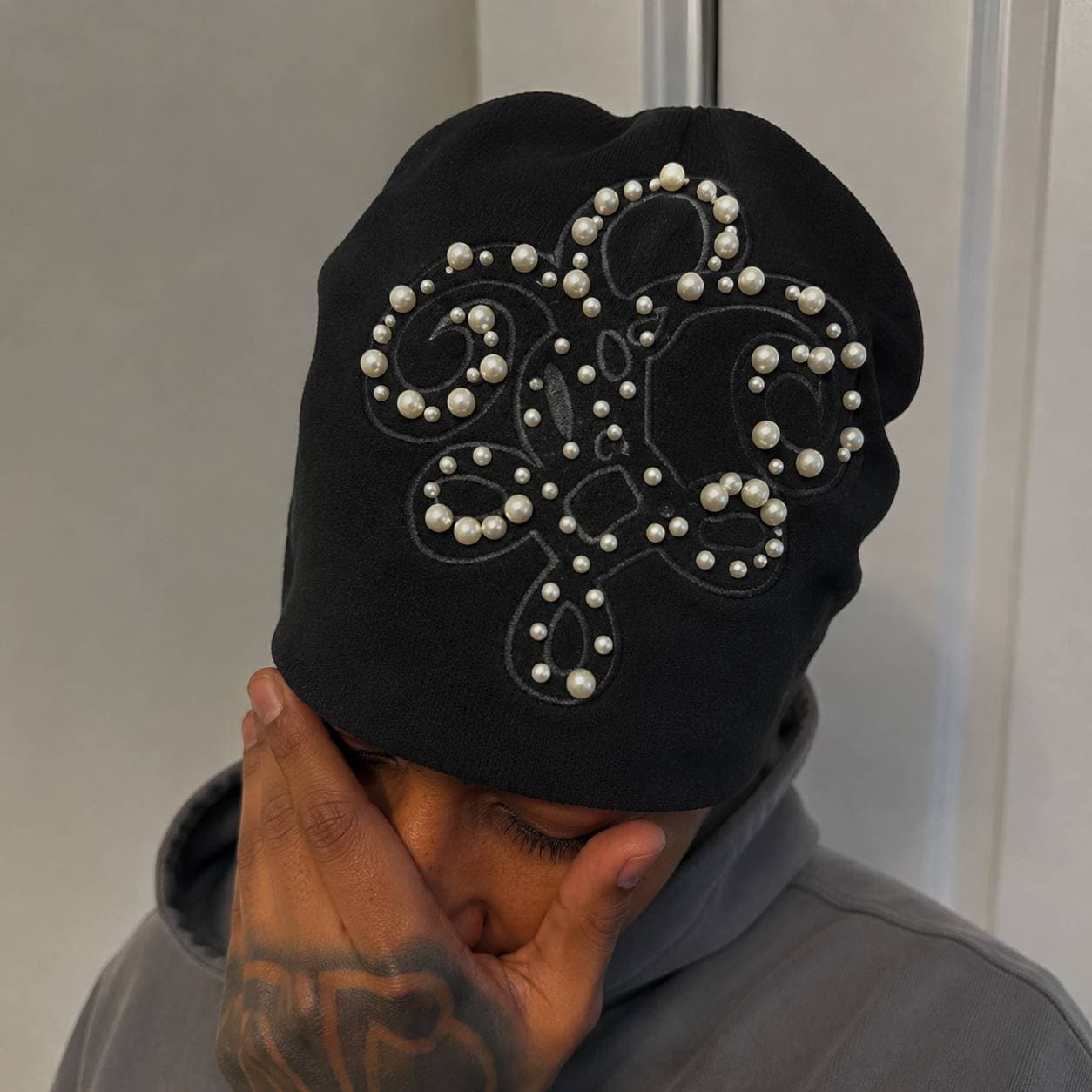 Trendy Hip-Hop Pearl Bow Knit Beanie For Women - Soft Fleece Winter Hat With Stylish Embellishments, Black & White, One Size Fits All