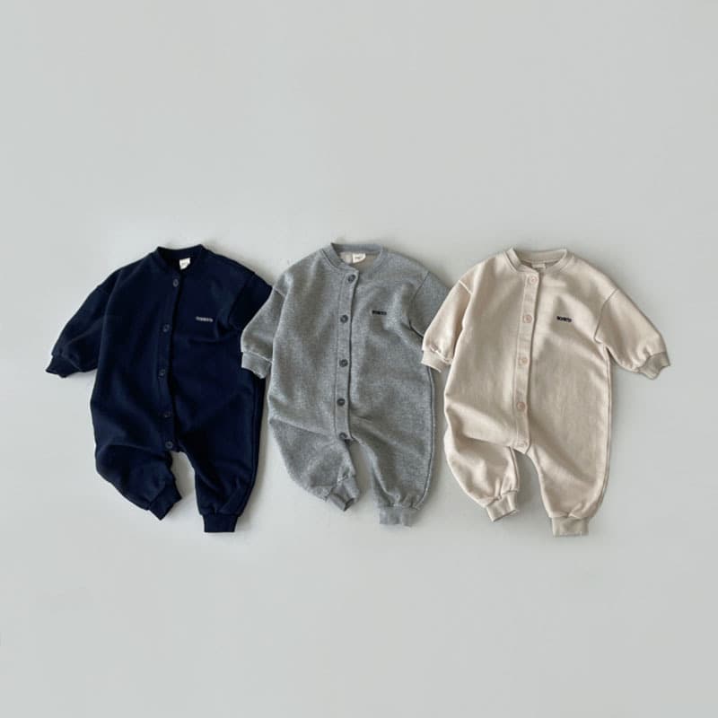 Children's Spring And Autumn Long Sleeved Letter Single Breasted Long Crawling Baby Solid Color Fashionable Crawling Clothes Children's Clothing Trend